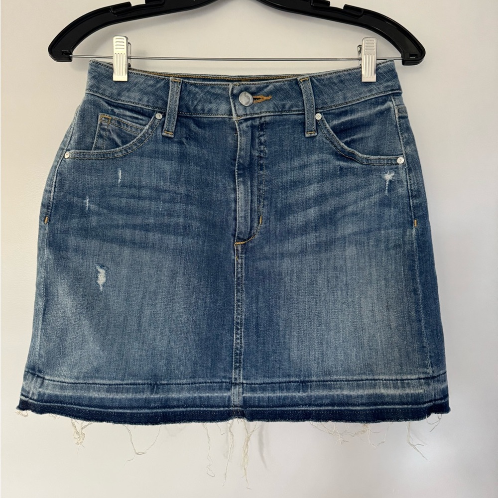 Joe’s Jeans Distressed Denim Mini Skirt Raw Hem Size 28
